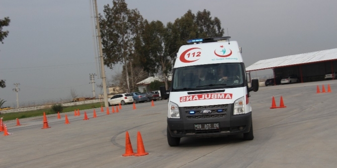 Acil personeline ambulans sürüş eğitimi verildi