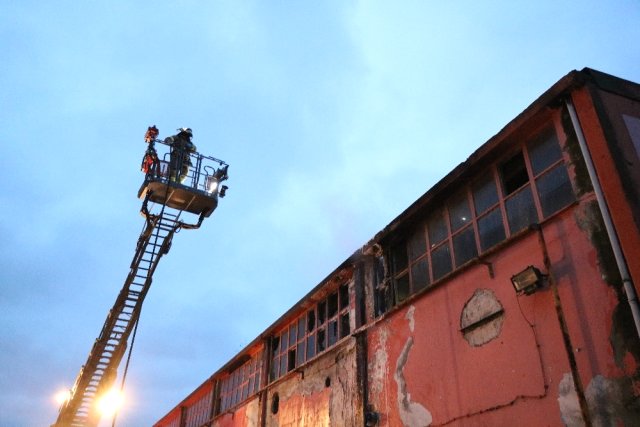 Tuzla'da Korkutan Fabrika Yangını