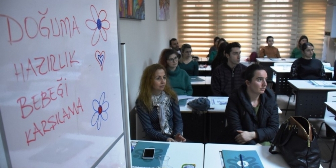 Anne ve baba adayları doğuma ve bebeği karşılamaya hazırlanıyor