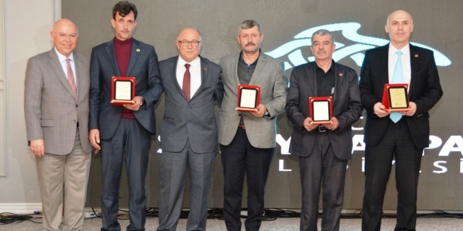 Başkan Eşkinat 74 mahalle muhtarına teşekkür etti