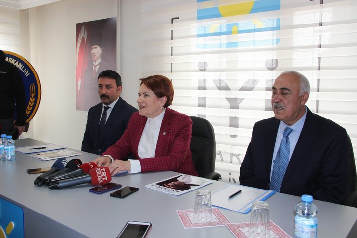 Meral Akşener'in güldüren gafı!