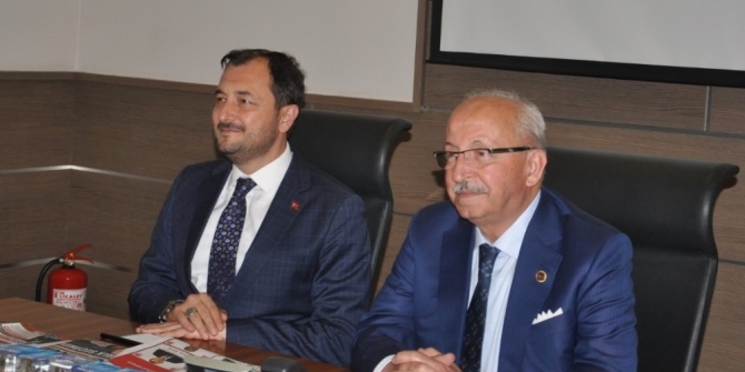 AK Partili Başkan ile CHP’li Başkan birlikte basınla buluştu