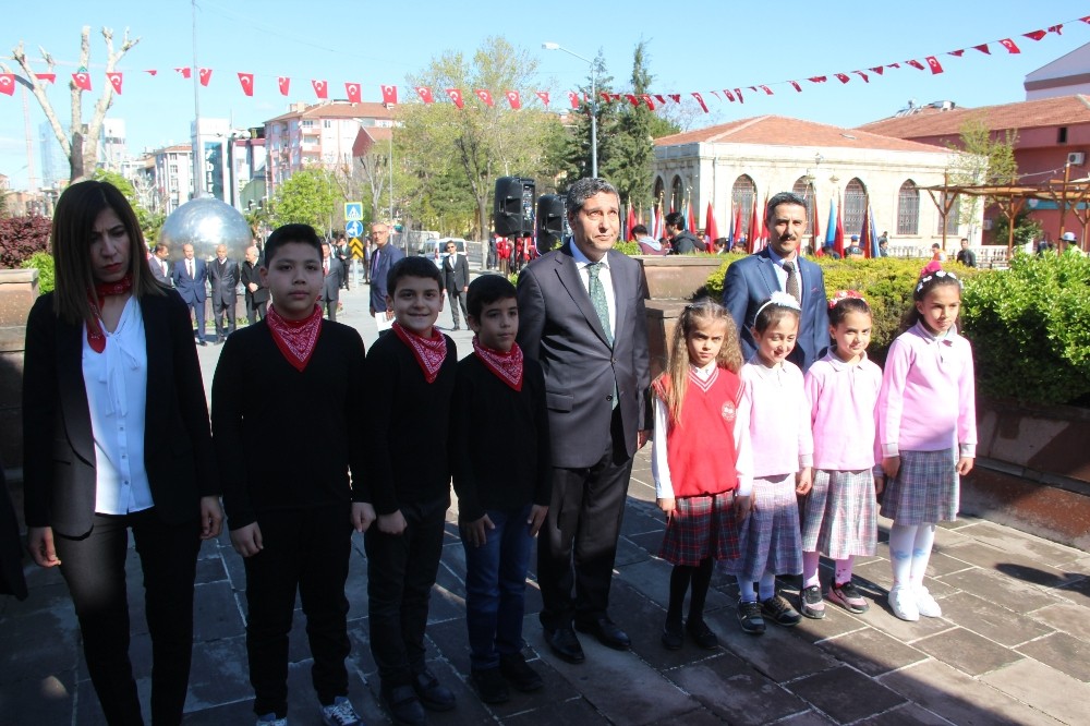 23 Nisan Ulusal Egemenlik ve Çocuk Bayramı tüm ülkede olduğu gibi Malatya'da da büyük bir coşkuyla kutlandı.