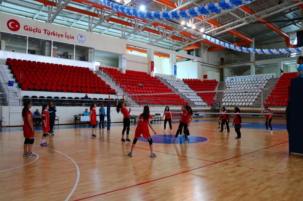 Erzincan'da Okul Sporlarının faaliyetleri aralıksız olarak devam ediyor