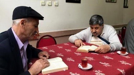 Adıyaman Sincik'te en az 1 saat Kitap okuyana çay ve kahve bedava