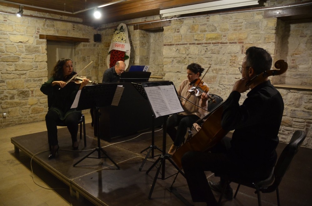 Kuşadası'nda klasik müzik konseri düzenlendi.