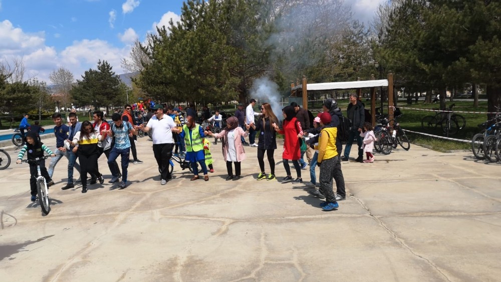 Yeşilay Erzincan Şubesi ile Bisikletçiler Derneğinden Yeşilay’dan bisiklet turu