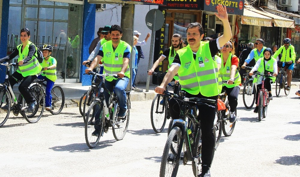 Türkiye Yeşilay Cemiyeti'nin 50 ilde Sağlıklı yaşam için pedal çevirdiler