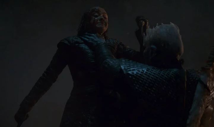 Arya Stark Night King’i öldürme sahnesi izle!