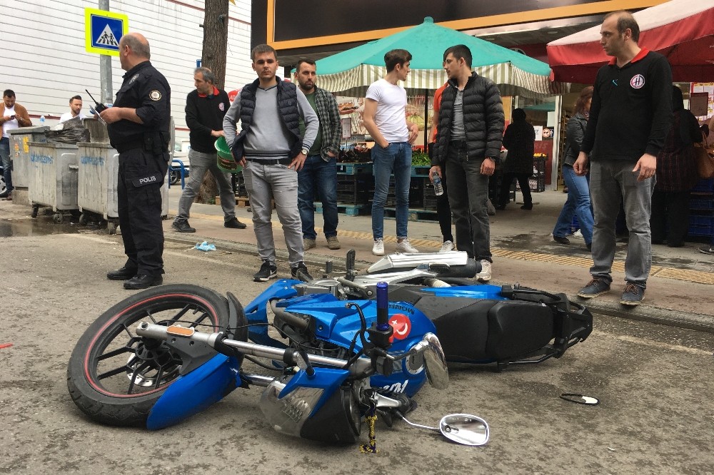 Samsun'da yolun karşısına geçmekte olan bir kişi seyir halindeki motosikletin çarpması sonucu yaralandı