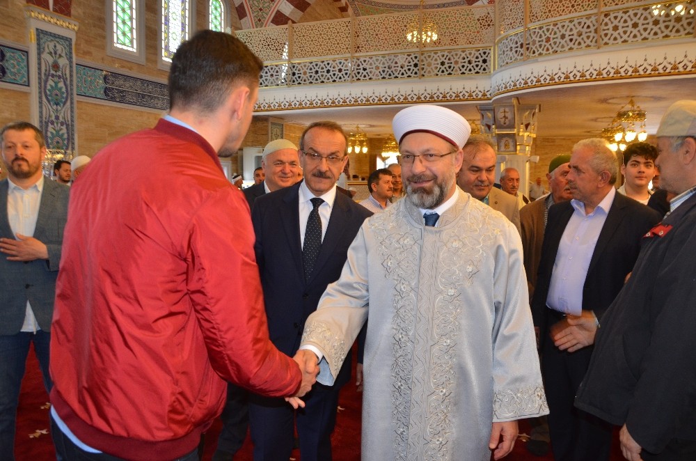 “Camiler sadece namaz kılınan yerler olmasın, aynı zamanda eğitim yuvaları olsun”