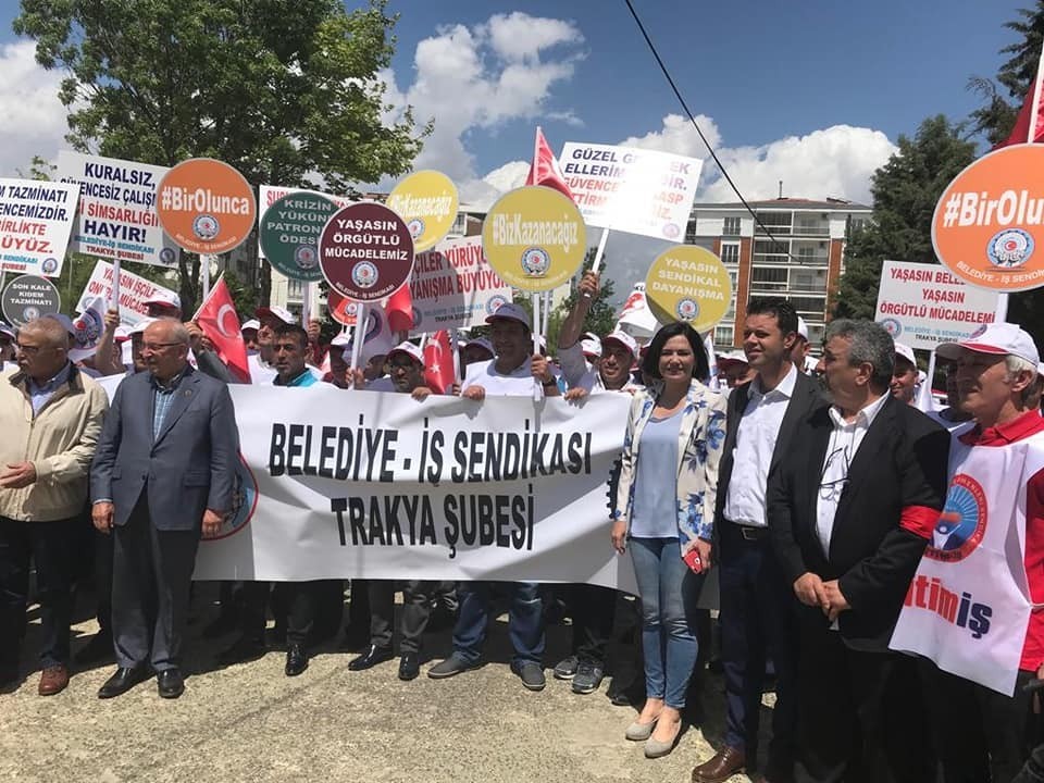 Tekirdağ'ın Çorlu ilçesinde 1 Mayıs Emek ve Dayanışma Günü dolayısıyla kutlama programı düzenlendi