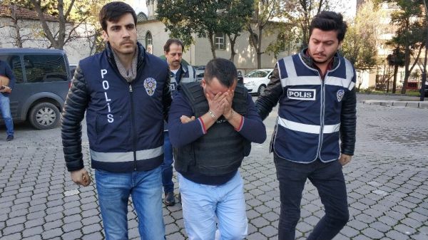 Önce karısını 25 yerinden bıçakladı sonra "Bir anlık sinirle oldu." dedi