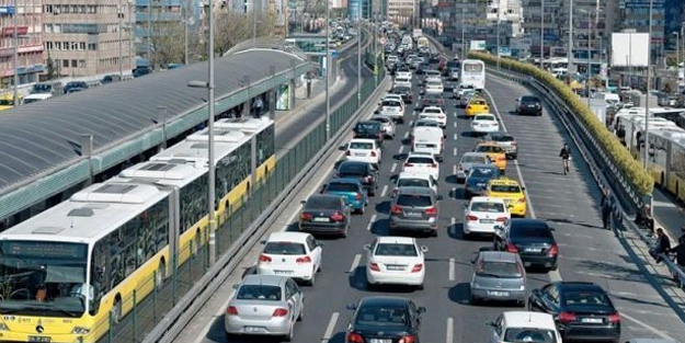 Trafikte yeni dönem: Mesai saatleri değişecek