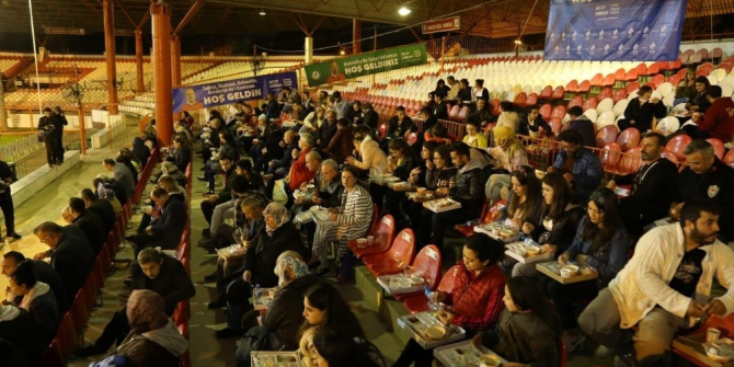 Er Meydanı’nda sahur bereketi