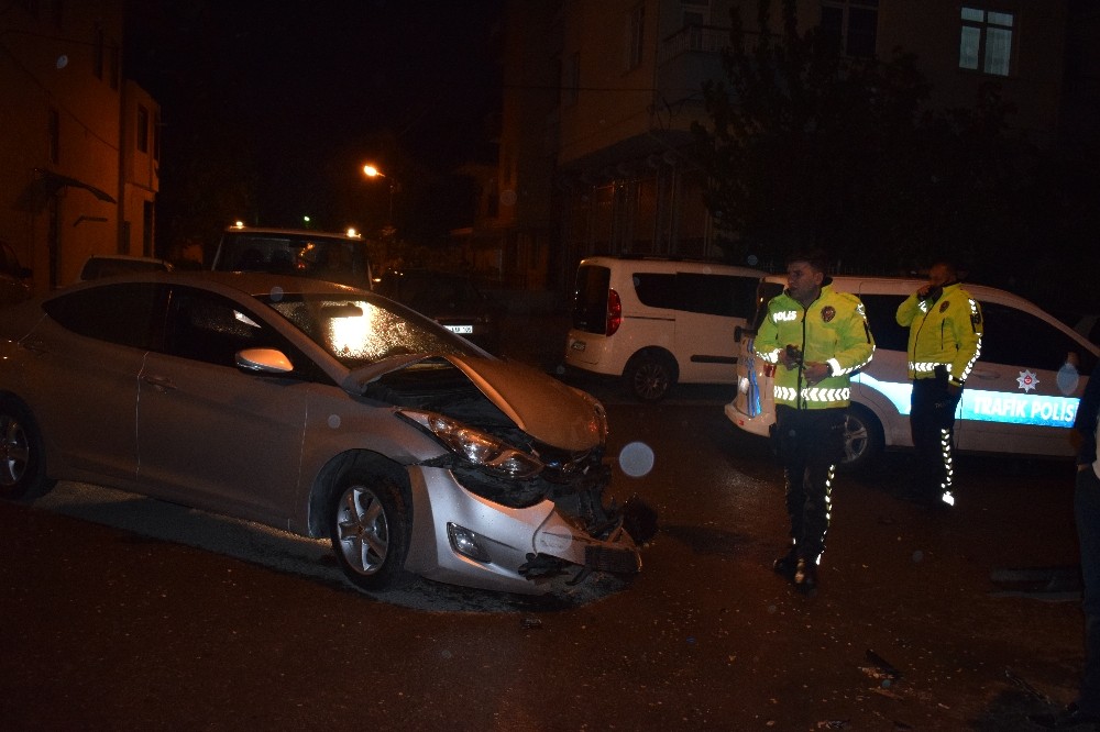 Malatya’nın  Battalgazi ilçesine  iki otomobil çarpıştı: 1 yaralı