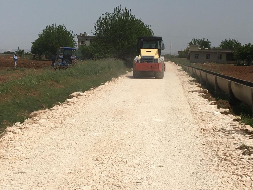 Eyyübiye Belediyesi Fen İşleri Müdürlüğü yol yapım çalışmaları sürüyor