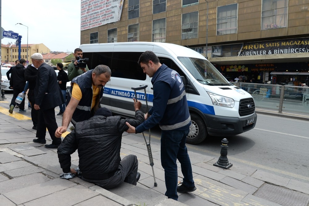 Başkent’te Belediyelere bağlı Zabıta ekiplerince dilenci operasyonu