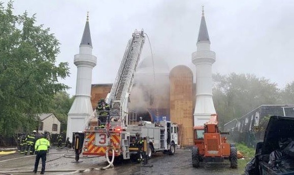 Diyanet camiisi kundaklandı