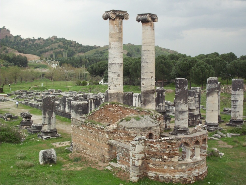 Antik kentte kaçak kazıya suçüstü, 3 kiş yakalandı