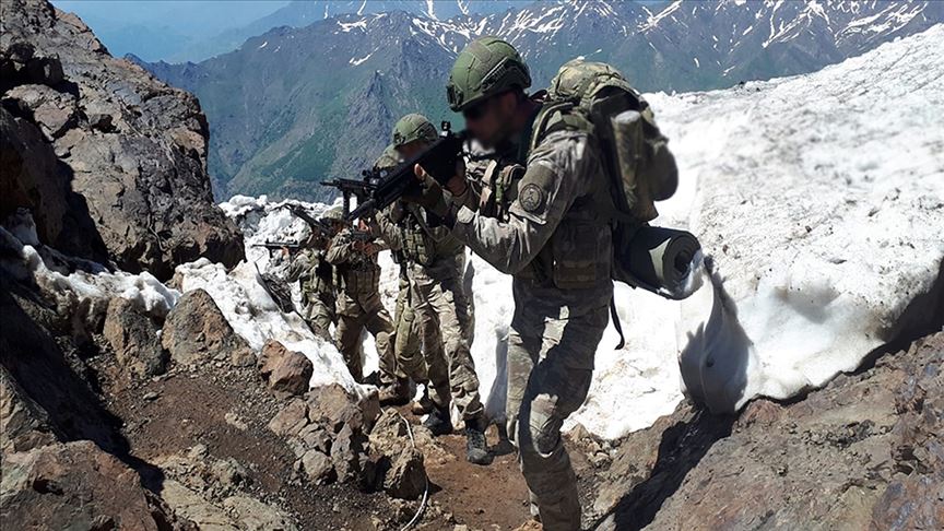 Bir 'Pençe' darbesi daha: 22 terörist etkisiz hale getirildi