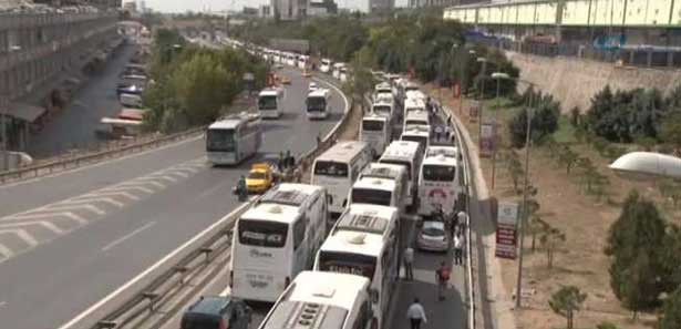 Bayram tatilinin son gününde uzun kuyruklar oluştu