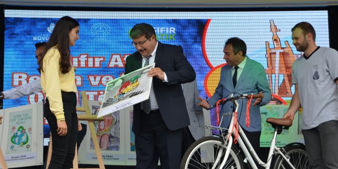 İBB sıfır atık yarışmasında çocuklar ödüllendirildi