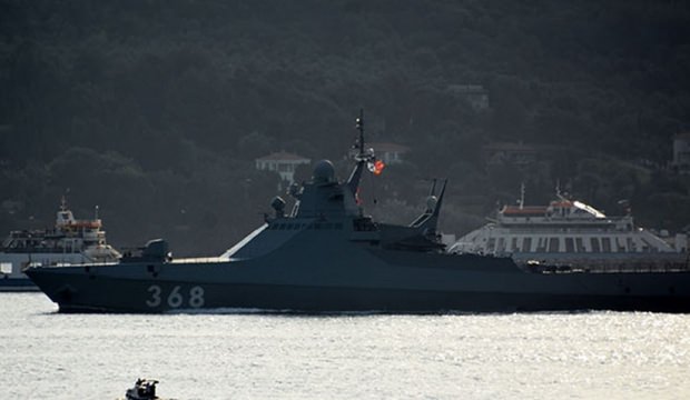 Rus savaş gemisi Çanakkale Boğazı'ndan geçti!