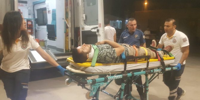 Hafif ticari araç ile çarpışan motosikletin sürücüsü yaralandı