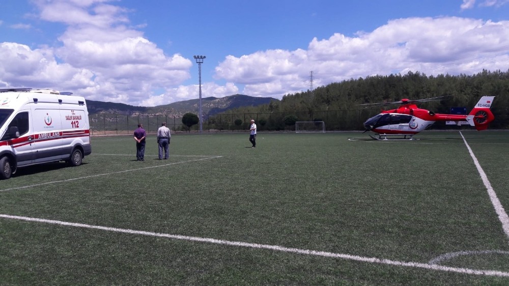 Sinop’ta trafik kazası! Yaralı, ambulans helikopterle Samsun'a sevk edildi