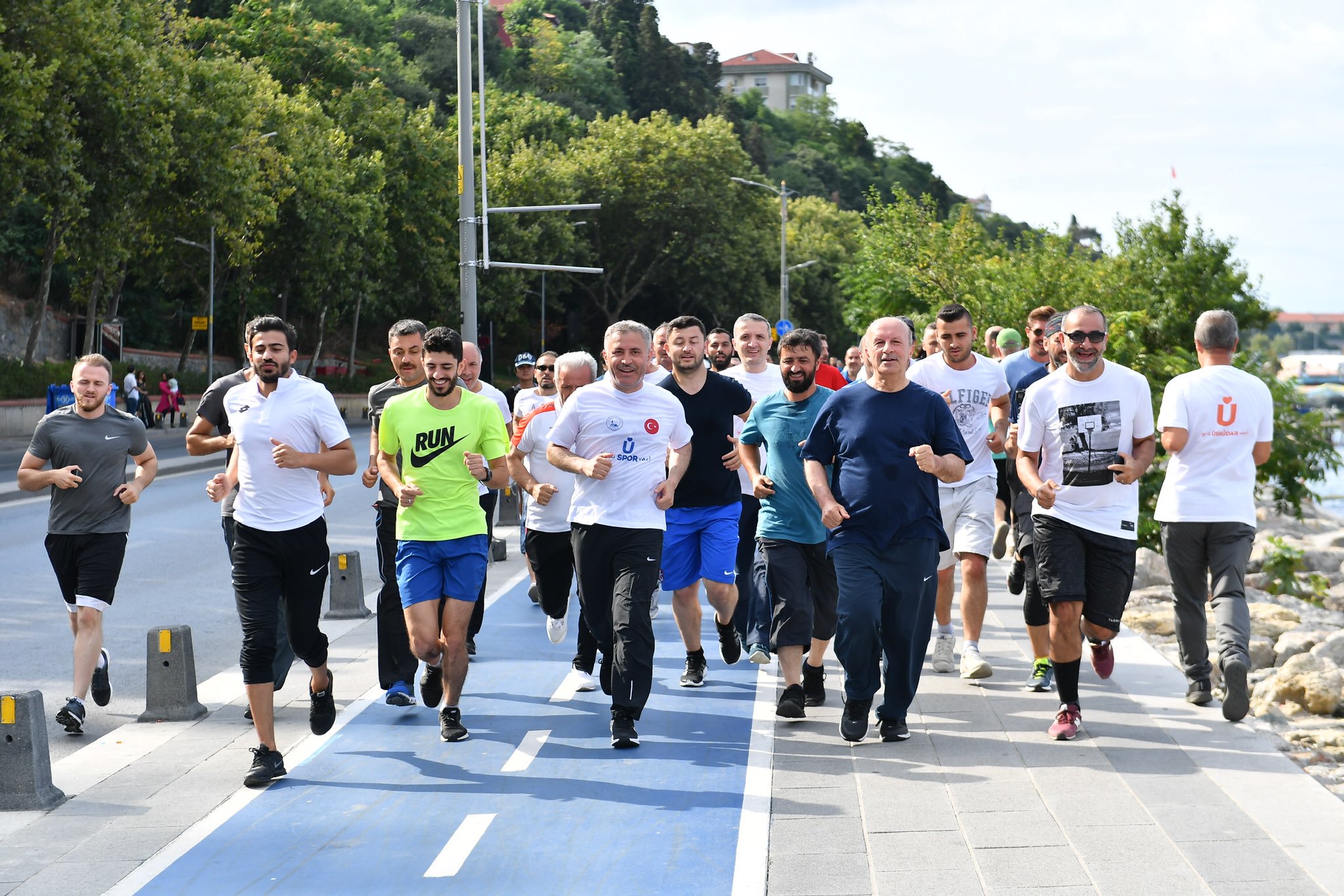 Üsküdar'da "Harem Sahil Yolu Halk Koşusu'' gerçekleşti