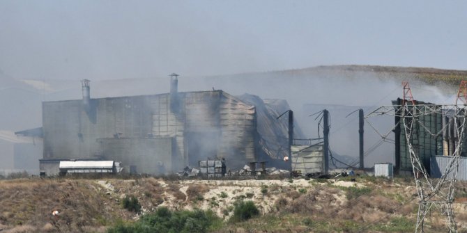 Çorlu'da yangın çıkan fabrikada soğutma çalışmaları sürüyor