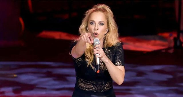 Sertab Erener herkesten sakladığı hastalığını konser sırasında itiraf etti