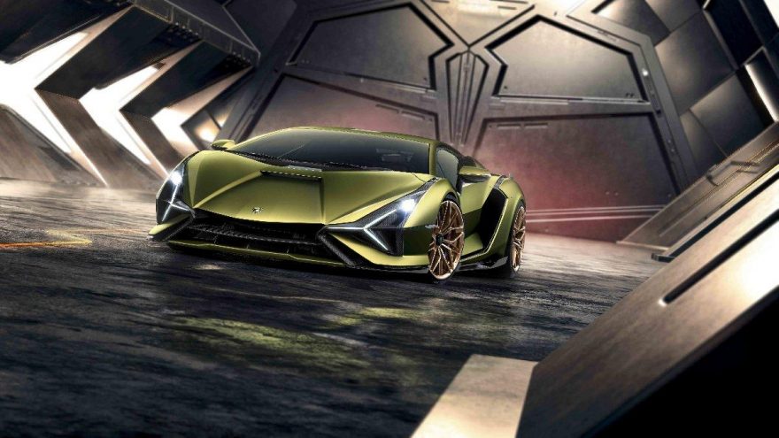 Lamborghini’den ilk elektrikli otomobil geldi