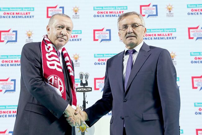 AK Parti'li Belediye Başkanı'nın evine silahlı saldırı!