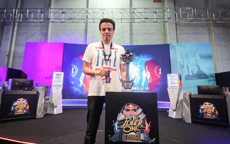 Red Bull Player One finali 22 Eylül’de Riot Games Espor Sahnesi’nde gerçekleşecek