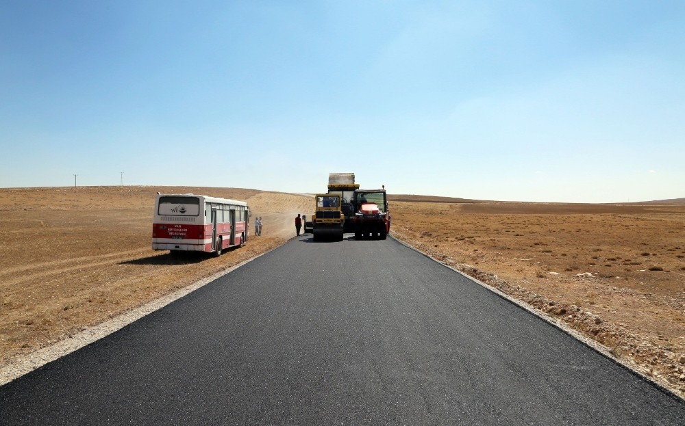 Van Büyükşehir Belediyesinden yol asfaltlama çalışması