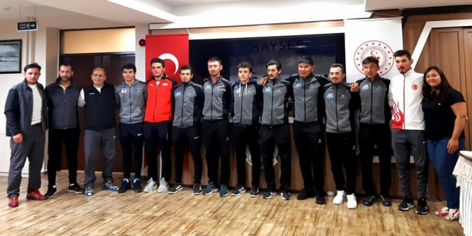 Bisikletçiler Erciyes’te kamp yaptı