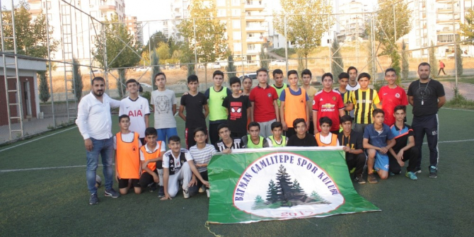 Çocukları kötü alışkanlıklardan uzak tutmak için spor kulübü kurdu