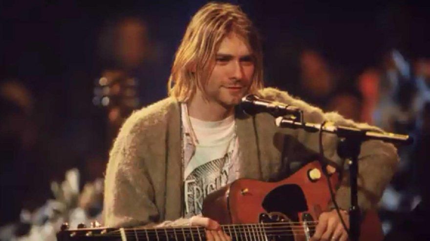 Cobain’in 26 yıl önce giydiği hırka 2 milyon TL’ye satıldı!