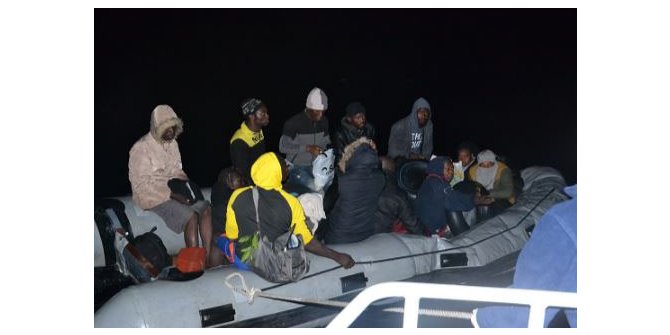 Kuşadası açıklarında 15 kaçak göçmen yakalandı