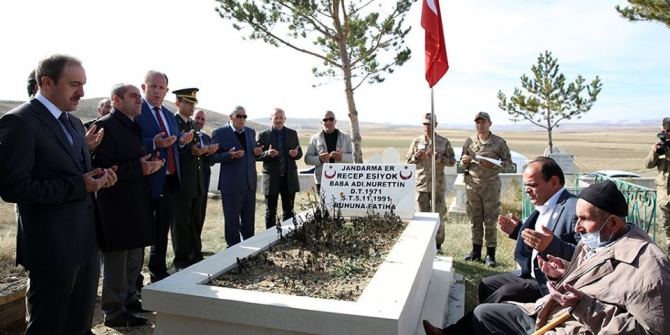 Şehit Recep Eşiyok şehadetinin yıl dönümünde mezarı başında anıldı