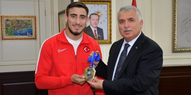 Rusya’dan bronz madalya ile döndü
