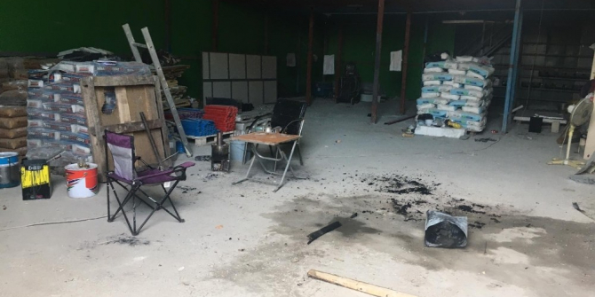 Sobaya tiner dökerken kendini ve oğlunu yaktı