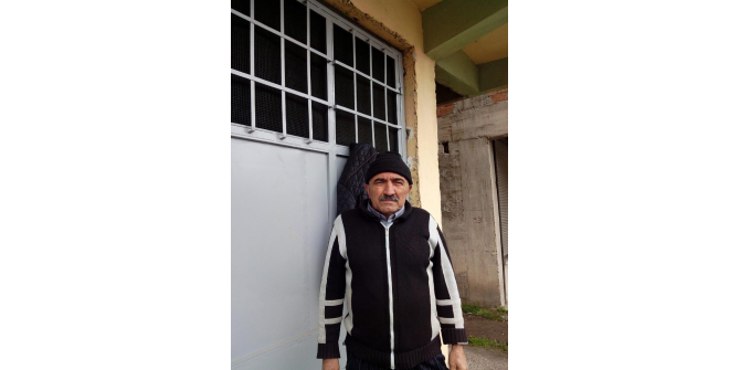 Yaşlı adam ağaçta otururken kalp krizi geçirdi