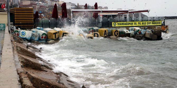 Tekirdağlı balıkçılar lodos nedeniyle denize açılamadı