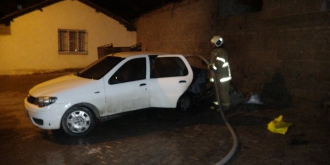 Edremit'te soba külü otomobili yaktı