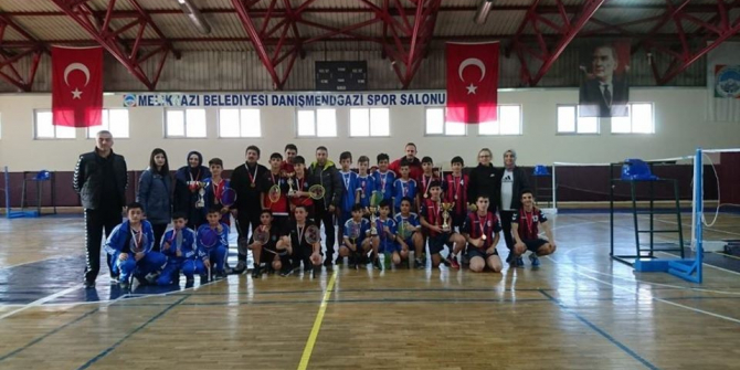 Okullar arası Yıldız Erkek Badminton İl Birinciliği tamamlandı