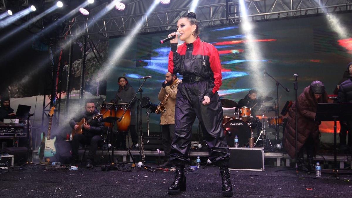 İrem Derici'den Karfes'te olanlar için açıklama