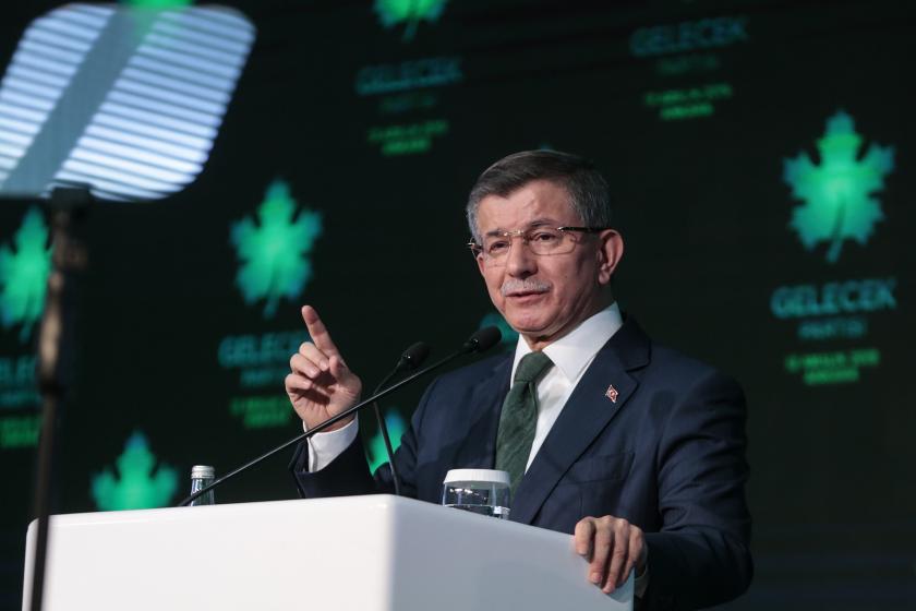 Ahmet Davutoğlu şimdiden cumhurbaşkanlığı adaylığını açıkladı